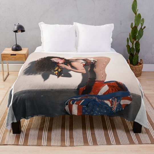 Cover Magazine Chappell Roan Version 2nd Soft Throw Blanket, Comfortable Blanket for Men, Women, Kids, Trending Tour Merch