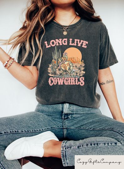Retro Comfort Long Live Cowgirls Tshirt, Retro Western Shirts, Rodeo Fashion Tee, Country Girl Tshirt, Howdy Girl Tee, Western Country Shirt
