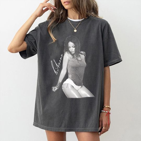 Rihanna Graphic Tshirt, Rihanna Vintage T-Shirt, Rihanna Rapper Fans T-Shirt, Rihanna Concert Merch Bootleg Rap Tee, Gift For Men Women