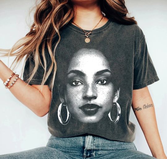 Sade Adu Face Shirt, Sade Adu Unisex Tshirt, SADE Tour Tshirt, Sade Pop Music Fan shirt, Gift for men women unisex 90s Vintage Tshirt