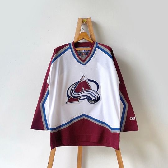 Vintage Colorado Avalanche NHL jersey/ M