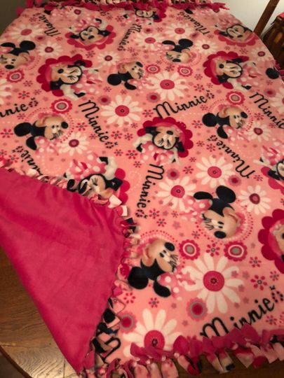 Discover Minnie Mouse Fleece Hand Tied Throw Blanket