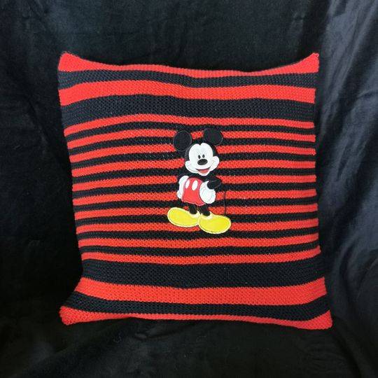 Knitted decorative pillow Mickey Mouse Disney 40x40