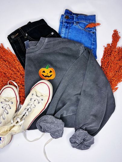 Discover Pumpkin sweatshirt Jack-o-lantern Halloween Sweatshirt, Retro Halloween