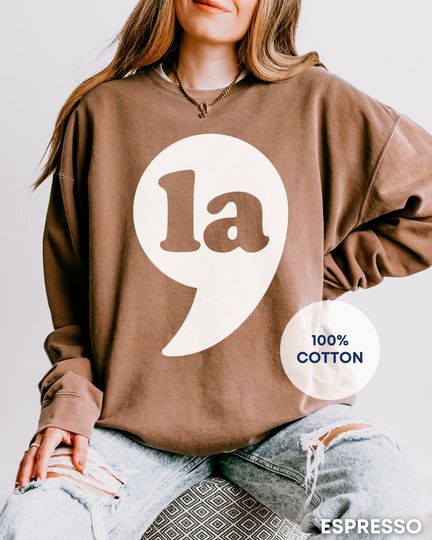 Comma La Comfort Colors 100% Cotton Sweatshirt, Minimalist Vote Kamala for President 2024 Crewneck, Subtle Kamala Harris Support Rally Top
