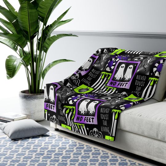 Discover Beetlejuice Movie Inspired Sherpa Throw Blanket Throw Hand Drawn Art Gift Disneyland Magic Kingdom World Halloween Ghosts