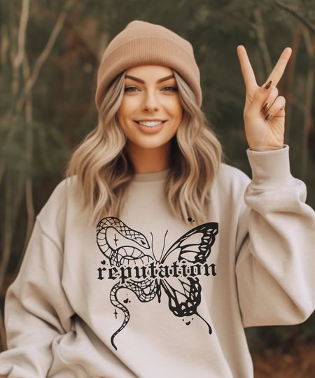 Discover Pop music Icon sweatshirt, taylor version sweatshirt, Birthday gift, Pop Icon Merch, Gift for her, Gift for mom, Gift for daughter