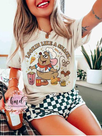 Discover Retro Cinde Gus Gus Mouse Looking Like A Snack T-shirt