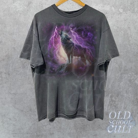 Discover Wolf Howling Vintage Graphic Shirt, Retro Nostalgia Wild Free Wolves Tee, Loyal Gray Wolf Dog, 2000s Animal Tee, 90s Cotton Adult Shirt S-5X