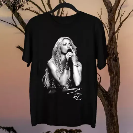 Discover Shakira Singer Funny Gift Family Short Sleeve Unisex All Size T-Shirt