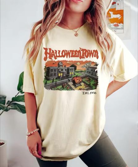 Halloweentown 1998  , Halloweentown University, Retro Halloweentown  , Fall  , Vintage Halloween   Tshirt