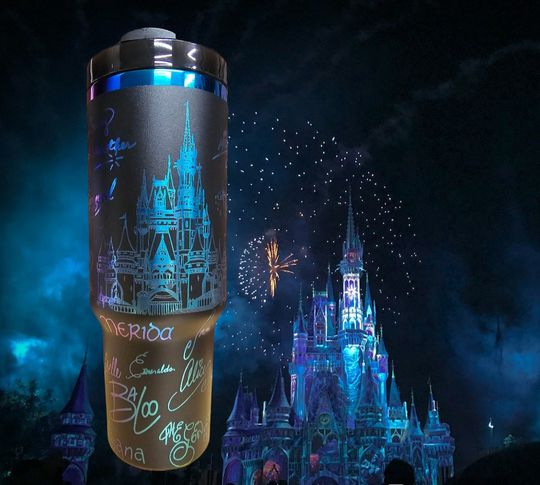 Discover 40oz Engraved Castle and Autograph Tumbler