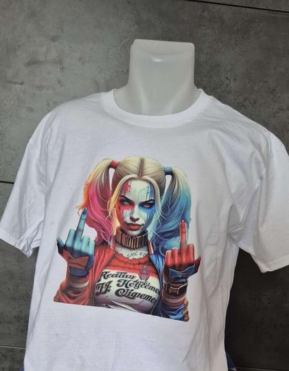 Harley Quinn model T-shirt