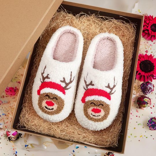 Christmas slippers, Festive Reindeer Plush Slippers, Christmas Themed Cozy Indoor Footwear for Men and Women, holiday slippers