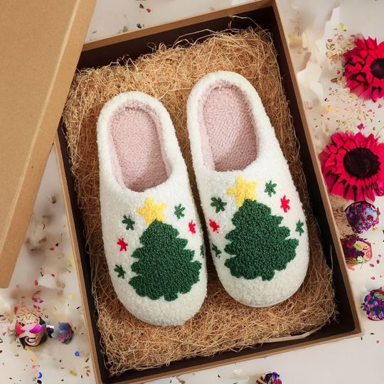 Christmas slippers, Festive Reindeer Plush Slippers, Christmas Themed Cozy Indoor Footwear for Men and Women, holiday slippers