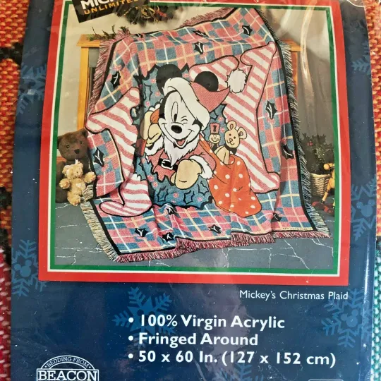 Mickey's Christmas Plaid Woven Jacquard Blanket Throw 50" x 60" New In Package