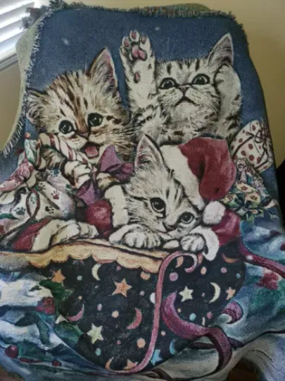 CHRISTMAS DECORATIVE THROW CUTE COZY BLANKET  W/KITTENS/SLEIGH/SNOW BY KAYOMI