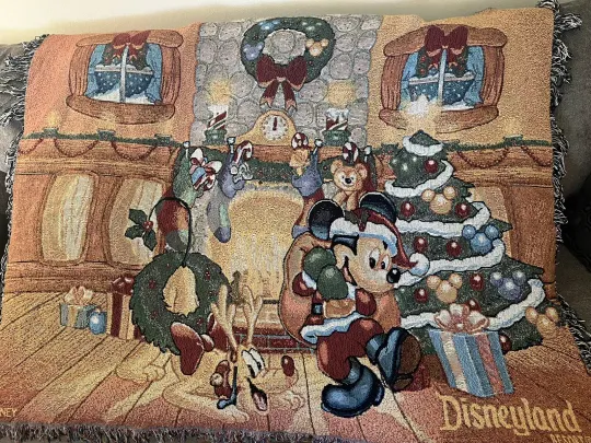Woven Disneyland Resort Mickey Mouse Santa Pluto Christmas Tapestry Blanket