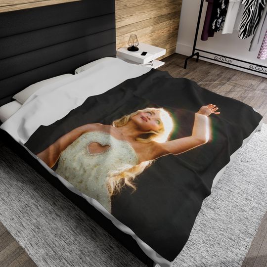 Retro Sabrina Carpenter Fleece Blanket | Short & Sweet Tour | Sabrina Tour Shirt | Concert Tour | Sabrina Merch | Sabrina Fan Gift