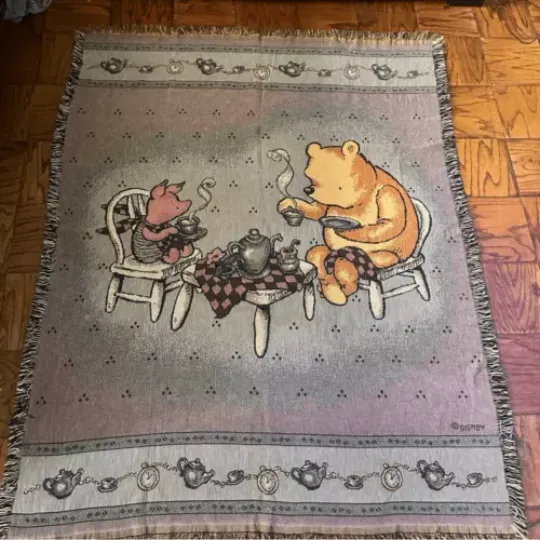 Disney Classic Winnie the Pooh & Piglet Throw woven Blanket