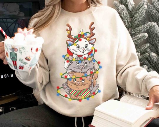 Cute The Aristocats Reindeer Marie Toulouse Berlioz Christmas Light T-Shirt, Mickey's Very Merry Xmas Party Tee, Disneyland Vacation Gift