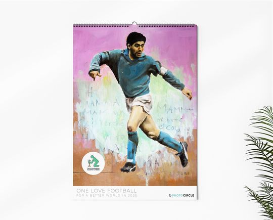 Retro Vintage Soccer Calendar 2025 / Featuring Football Legends like Maradona, Bergkamp, Pel, Drogba, Ronaldo