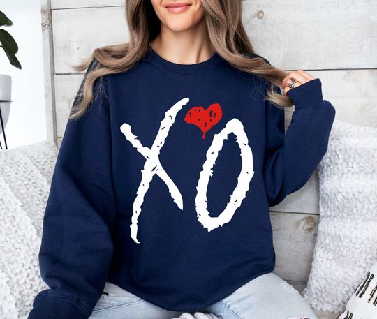 Weeknd XO Vintage Sweatshirt - Music Lover Gift - Concert Attire - Cozy Gildan Sweatshirt