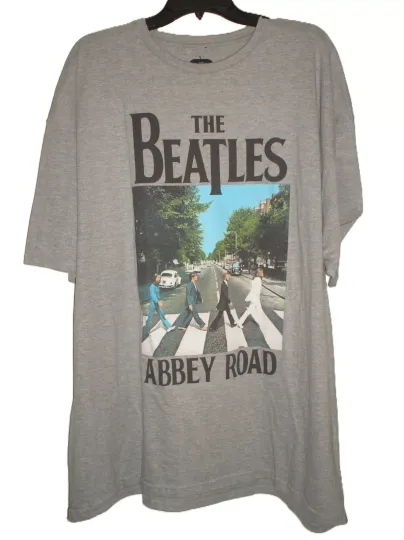 The Beatles **ABBEY ROAD** {Men's Medium Heather Gray Short Sleeve T-Shirt}