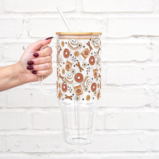 Cinnamon Bun Fall Glass Tumbler Sipper Glass Cups, Cute Glass Cup with Lid and Straw, Autumn Themed Iced Coffee Glass Pumpkin Season Gift