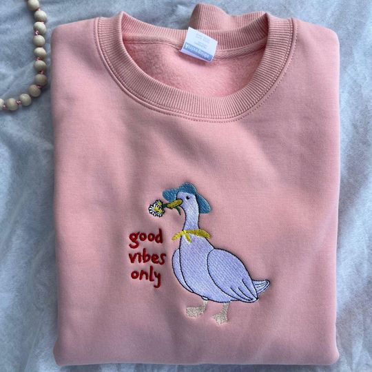 Embroidered Silly Goose Sweatshirt Good V Crewneck Cute Goose Shirt Funny Animal Hoodie Unisex Goose Sweater Christmas Gift for Friends