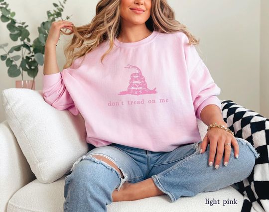 Pink Dont Tread on Me Sweatshirt, Vintage Gadsden Flag Logo Sweater, Patriotic Christmas Gifts Sister, American Snake Shirt, Resist Tyranny