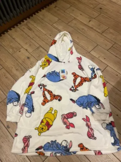 Disney Winnie the Pooh 100 Year Snuddie Oversize Blanke Hoodie Oodie Snoodi XS-S