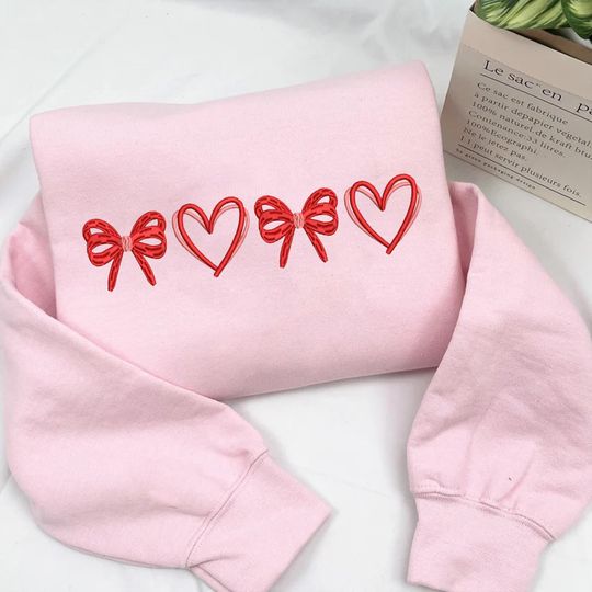 Coquette XOXO Embroidery Sweatshirt, Heart Valentines Sweater Coquette Valentines Day Gift for her Valentines Crewneck, Valentine Sweatshirt