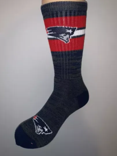NEW ENGLAND PATRIOTS football LOGO FIRST STRING CREW LENGTH SOCKS LARGE