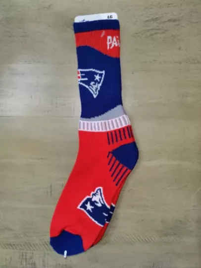 New England Patriots Mens Red Sport football Team Crew Socks Large