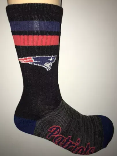 NEW ENGLAND PATRIOTS football FOOTBALL JERSEY LOGO 2 STRIPE CREW LENGTH SOCKS LARGE