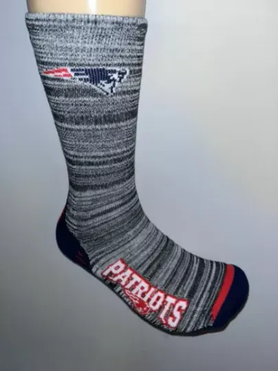 NEW ENGLAND PATRIOTS football FOOTBALL LOGO RED BACK CREW LENGTH SOCKS LARGE Q