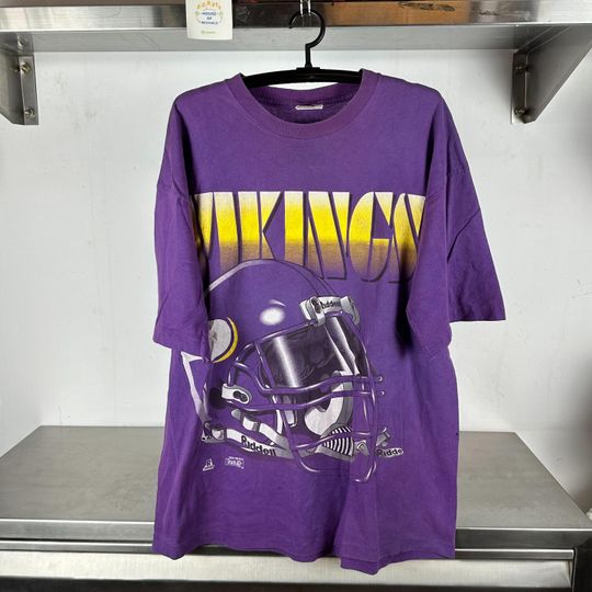 Vintage 1994 Minnesota Vikings Football Helmet football T-shirt, Vintage Sports Tshirt, Vintage football Tshirt, Vintage Minnesota Vikings Tshirt