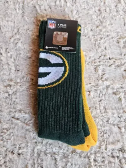 Officially Licensed football Green Bay Packers  Green Gold Yellow Crew Socks Size L