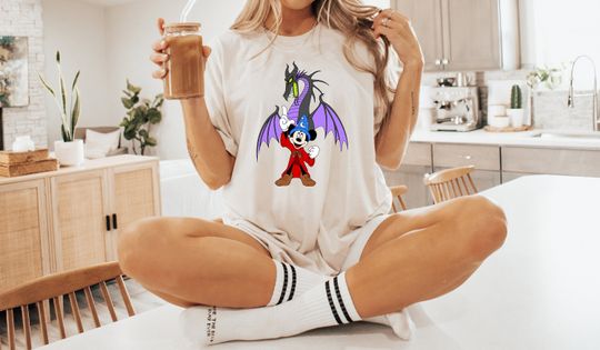 Discover Disney Fantasia T-Shirt - Retro Sorcerer Mickey T-Shirt for Disneyworld Trips, Vintage Walt Disney Fantasy T-Shirt