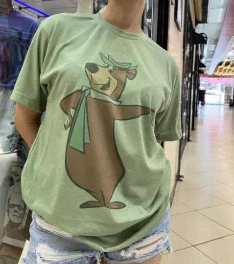 Yogi Bear Cartoon Retro Vintage Graphic Design T-shirt