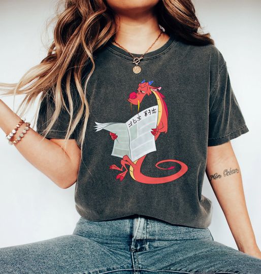 Funny Disney Mulan Characters Mushu Dragon Reading T-Shirt