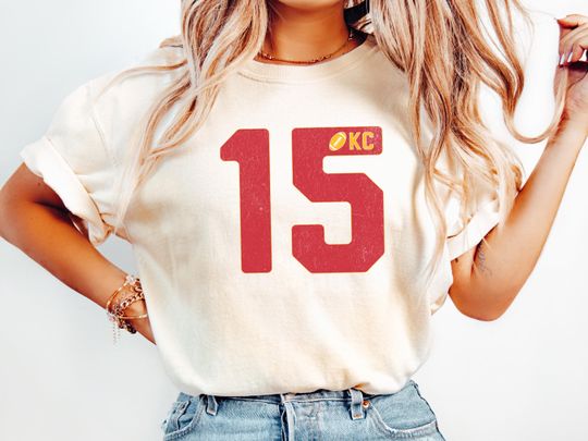 Kansas City Football Shirt- Patrick Mahomes 15 Tee-Superbowl Bound Chiefs Shirt-Retro Textured Nostalgic Feel Gameday Shirt for Red Kingdom