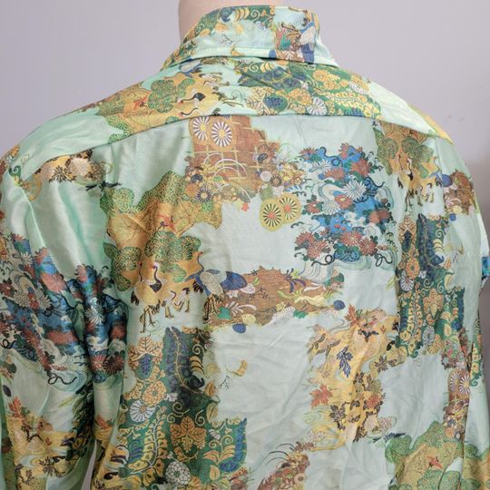 vtg 70s SILKY PATTERN TOP // vintage waltch clarkes psychedelic Asian bird peacock print disco retro polyester patterned blouse autumn top