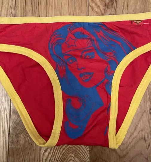 Ladies Wonder Women Under Wear, Ladies Brief Size 10/12 No Tags Multi Colour.