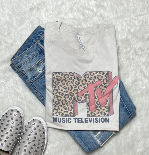 Discover Mtvs leopard / Graphic Tees / Graphic Tshirt / Statement Tshirt / Statement Tee / T-shirt / Top / women unisex tee / band tee