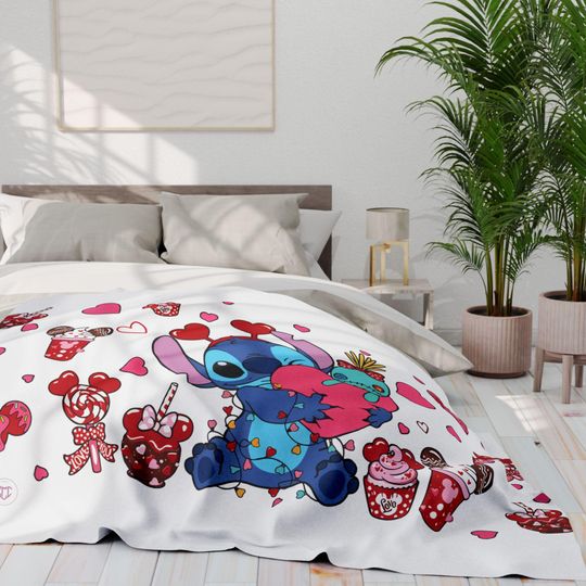 Cute Stitch Fleece Blanket, Cozy Throw Blanket for Kids, Disney-Inspired Bedroom Decor, Valentine's Day Gift, Soft Plush Blanket