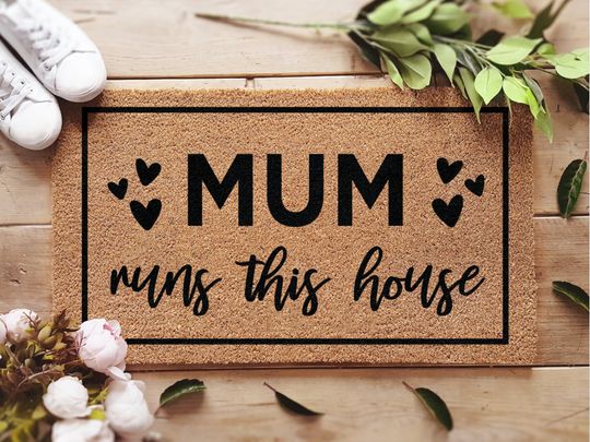 Mum Runs This House - Mother's Day Doormat - Best Mum -  Mother's Day Gift - Wonder Woman - Housewarming Gift - Gift For Her - Funny Doormat