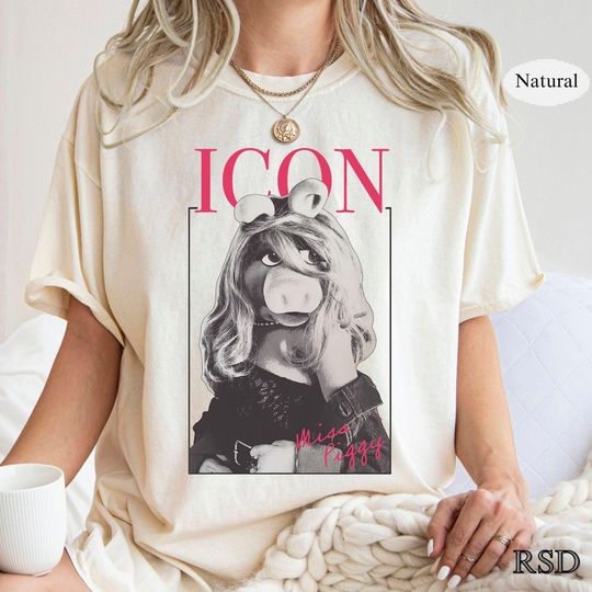 Disney Muppets Miss Piggy Icon Poster T-Shirt, Family Matching Tee Disneyland Trip Gift Unisex Adult T-shirt Kid T-shirt