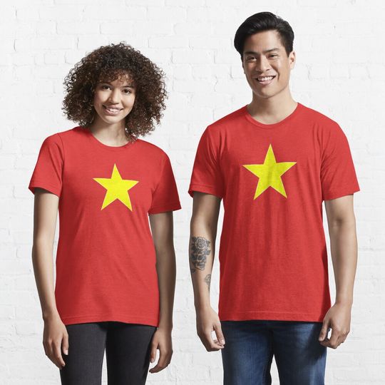 Discover Yellow Star Essential T-Shirt